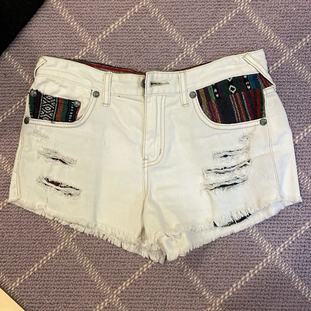 Free People white patterned pocket jean short